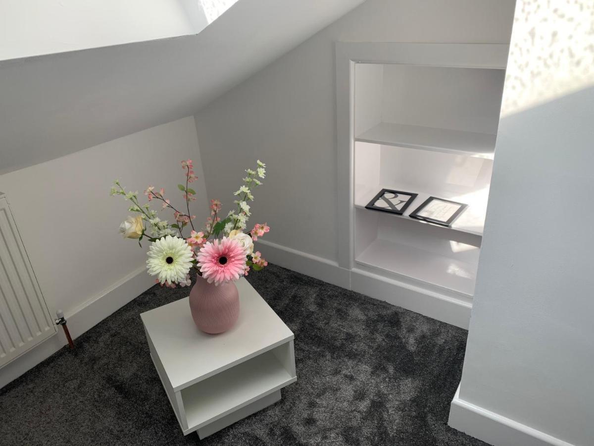 Kunda House Galton Bridge Otel Birmingham Dış mekan fotoğraf